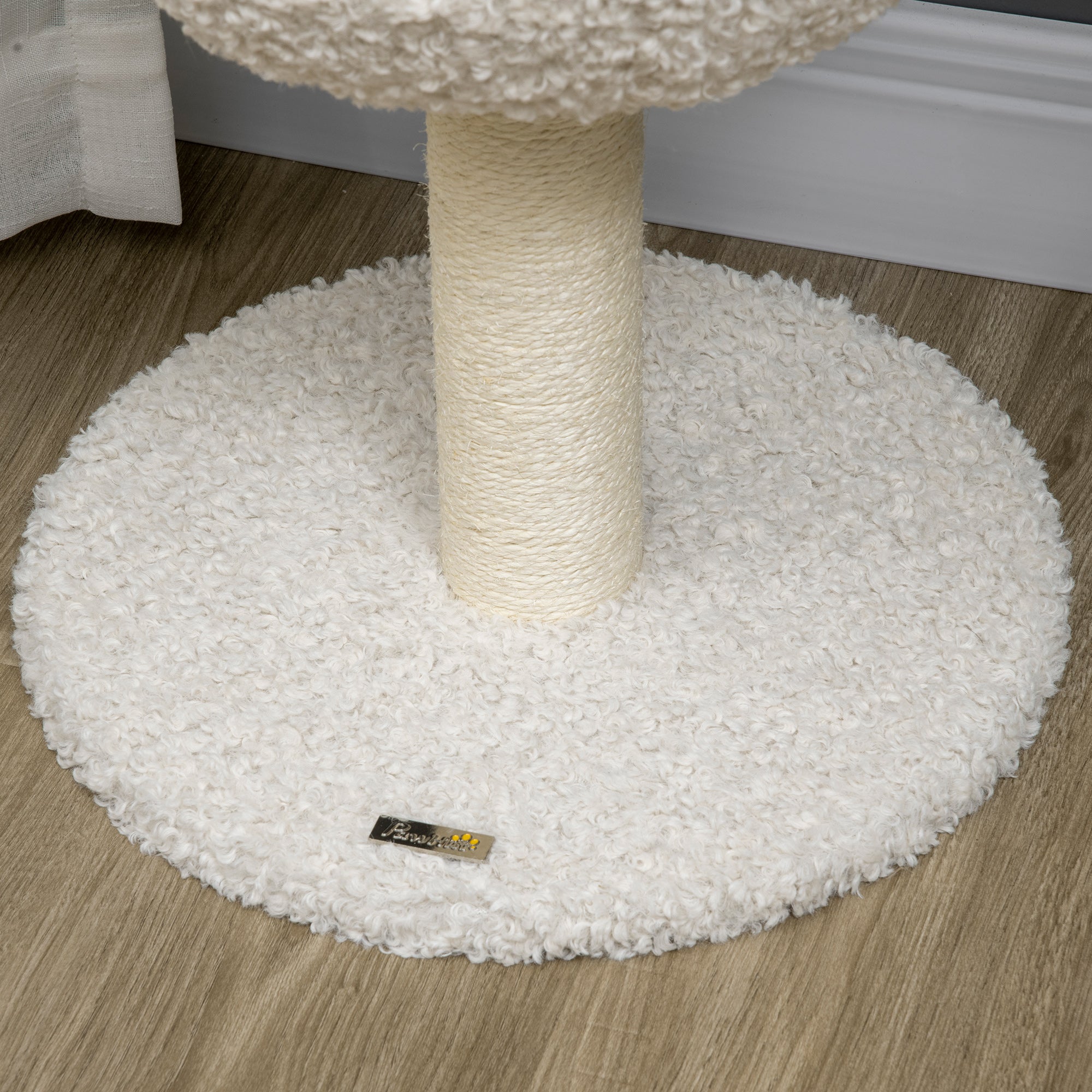 Klösträd i fårdesign med kattgrotta och tvättbar dyna – Cremevit