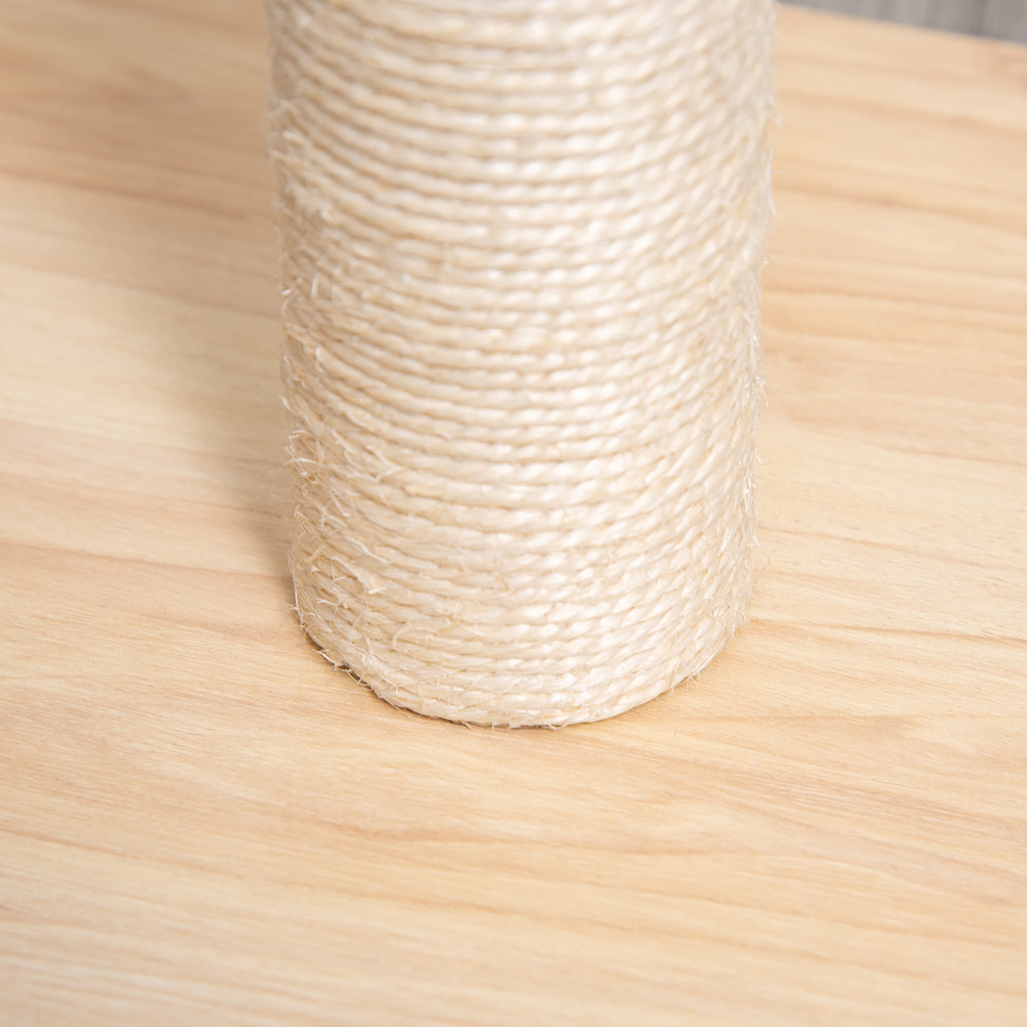 Klöspelare med sisalrep och leksaksboll – Beige/Ek, 60 cm