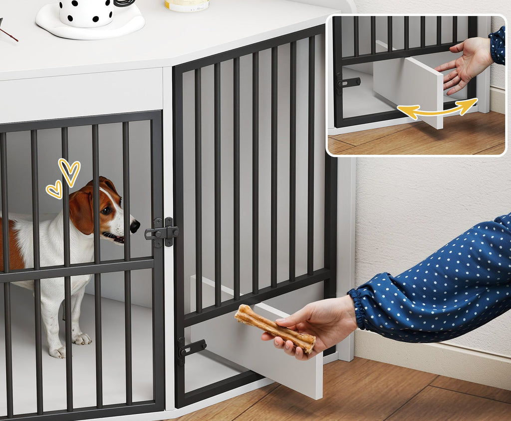 Närbild på hundburens praktiska foderlucka och robusta låsmekanism