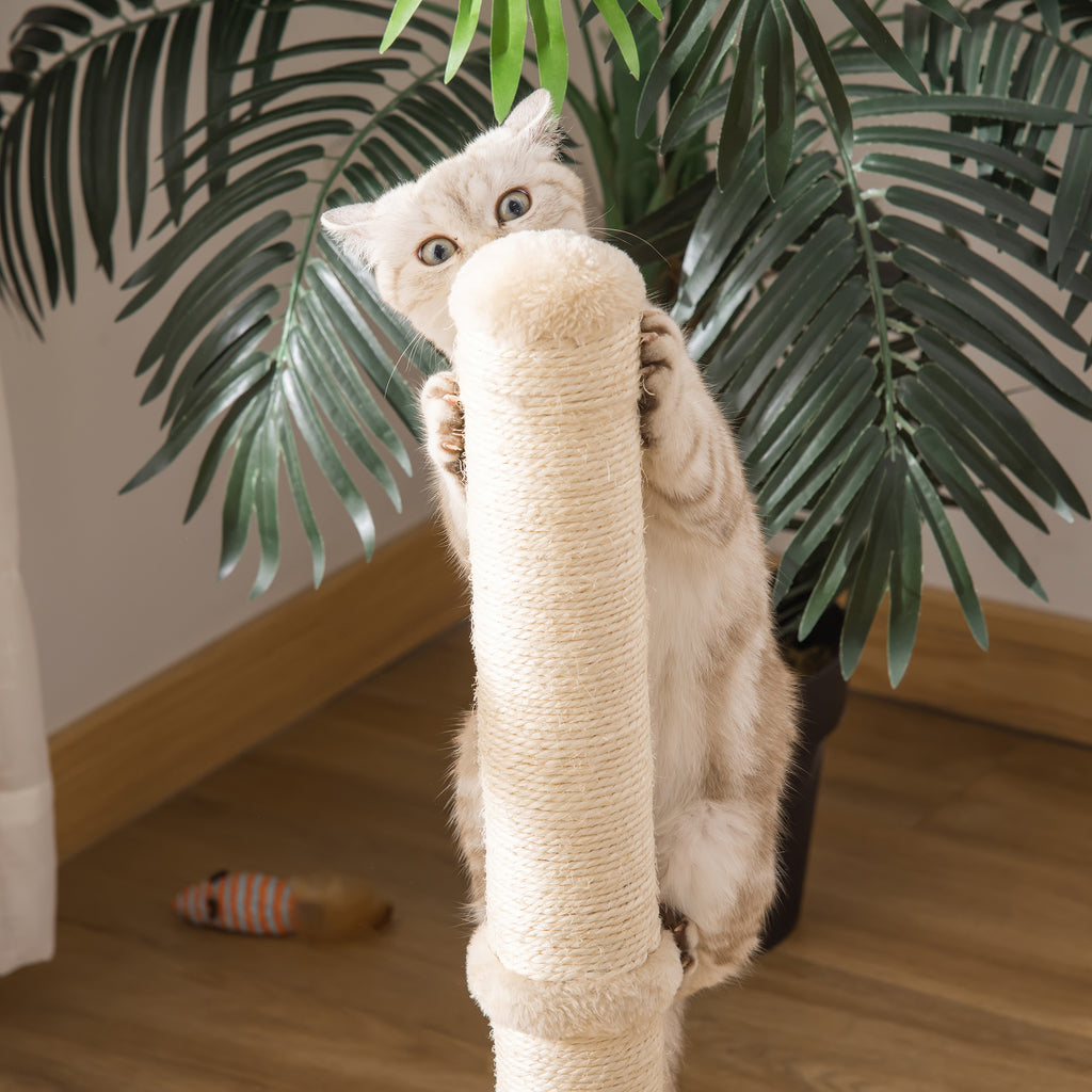 Närbild på klospelarens slitstarka sisalrep och den roliga leksaksbollen som stimulerar kattens jaktinstinkt.