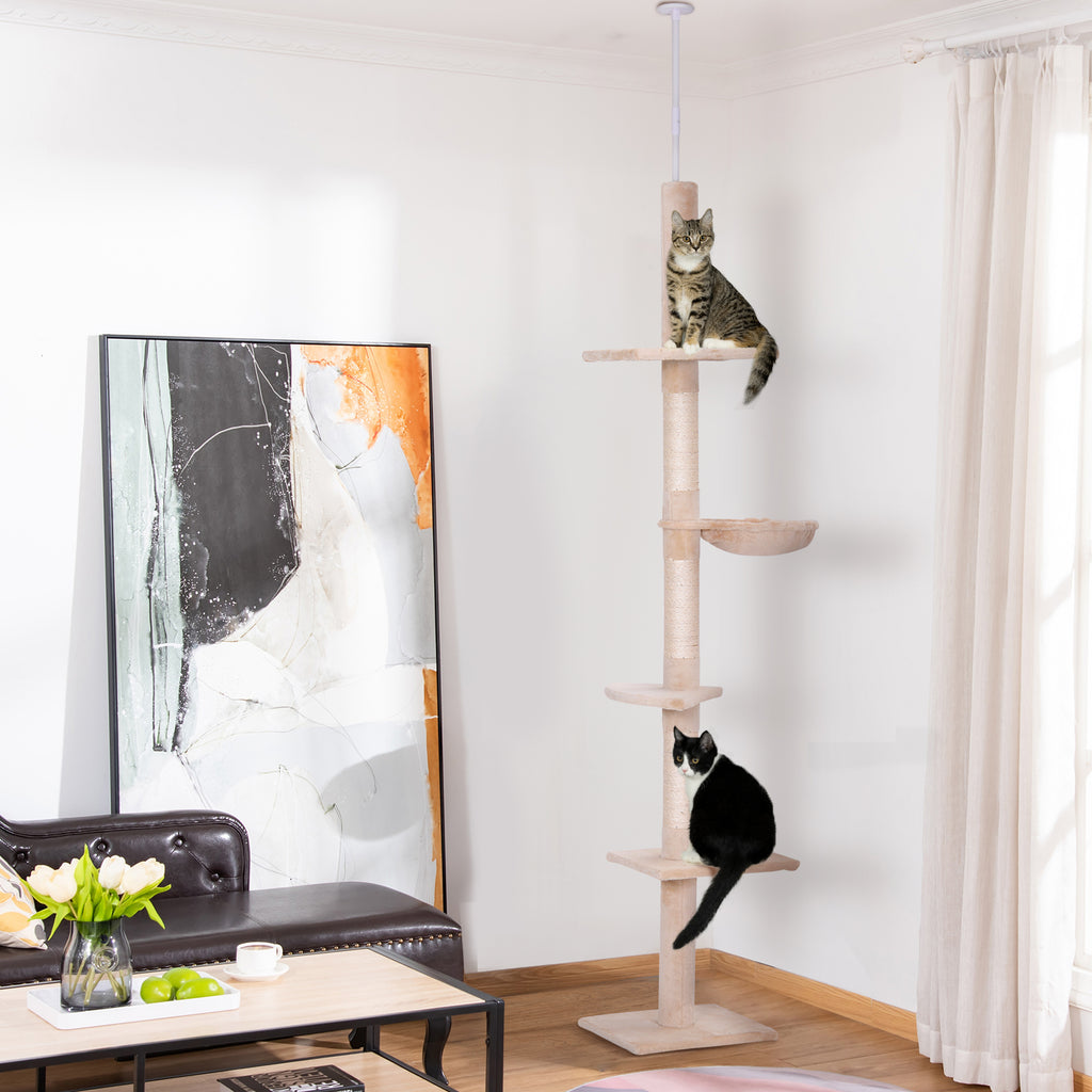 Takhögt beige klösträd för katter med justerbar höjd, sisalstolpar och mjuka plattformar.